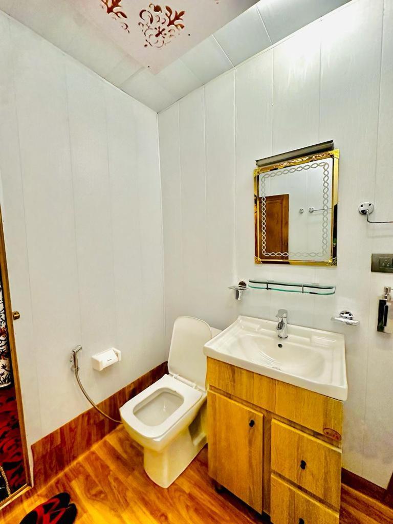 Hotel New Zealand Group Of Houseboats Srīnagar Exterior foto